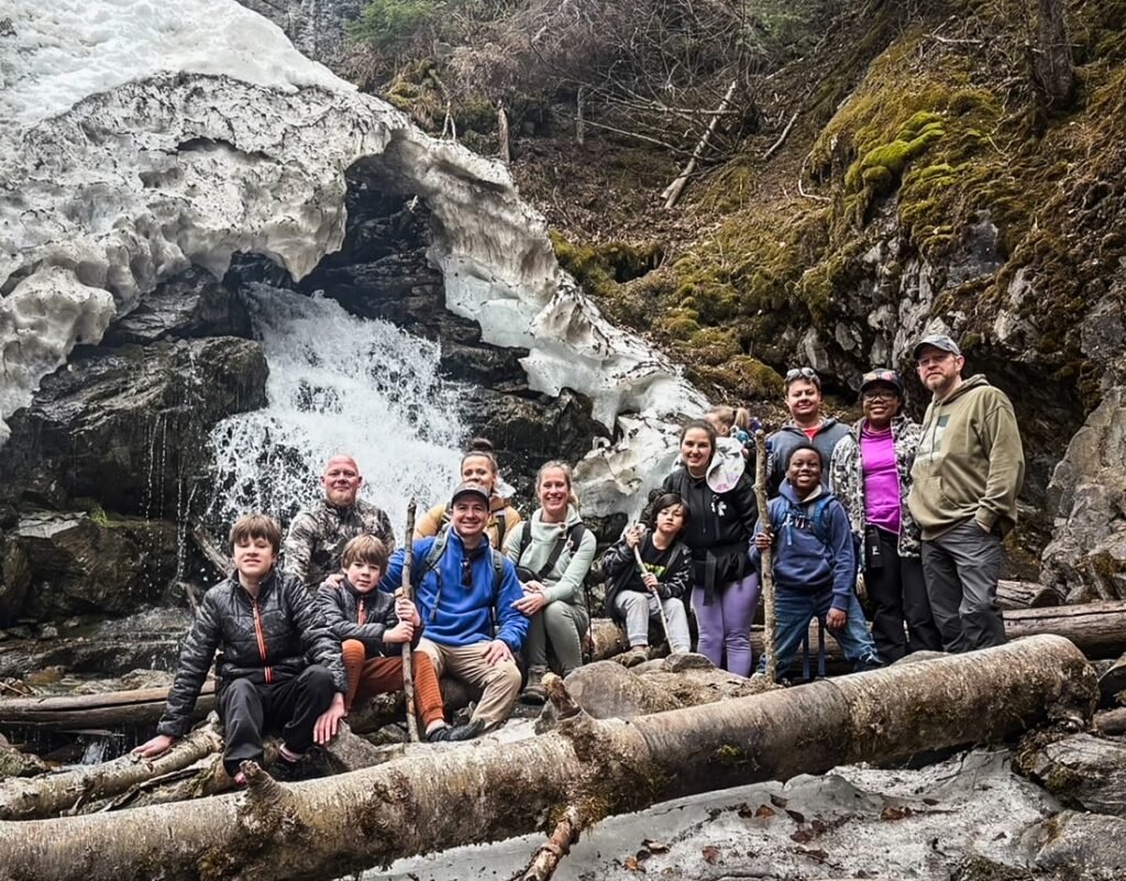 groups-hiking